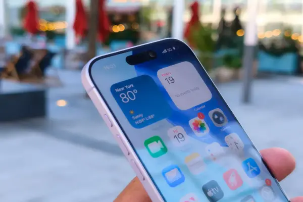 iPhone 17 tốt hơn Galaxy S25 và Pixel 10 ở một điểm chính